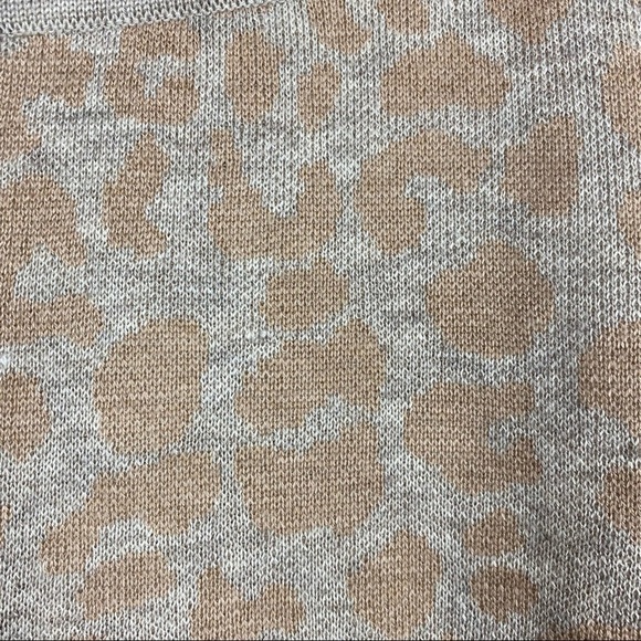 HEARTLOOM Iris Leopard Sweater Joggers, Fawn, XS - Picture 5 of 10